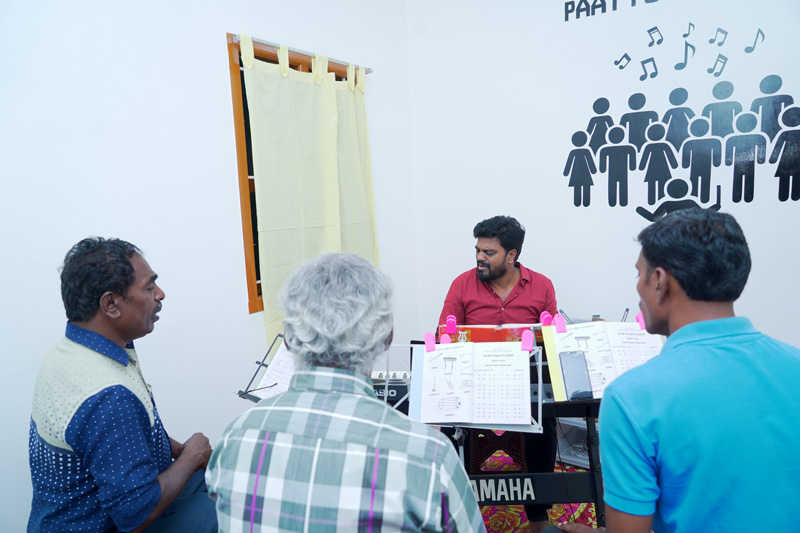 paattukoodam singing class